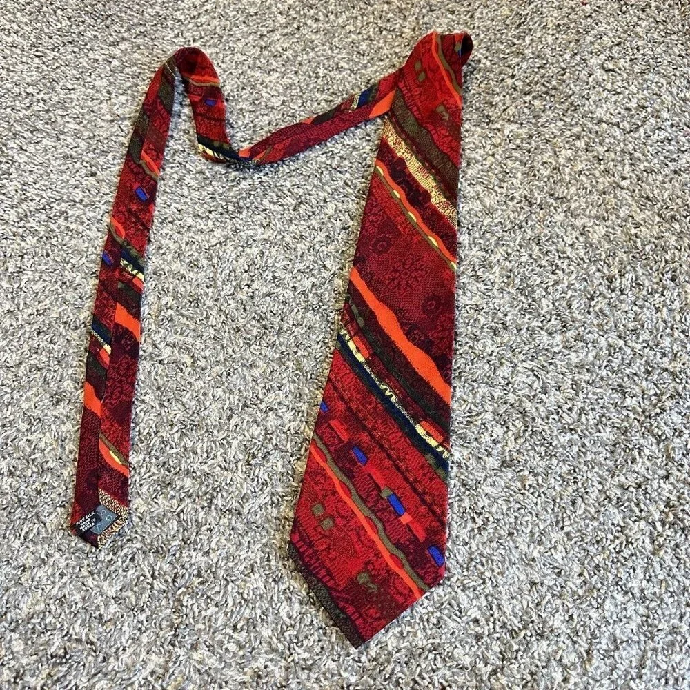 VTG Coogi Australia Necktie 100% Silk Hand Finished Vibrant Red Pattern